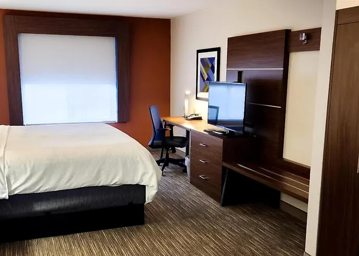 Hotel Express & Chicago South By Ihg Lansing