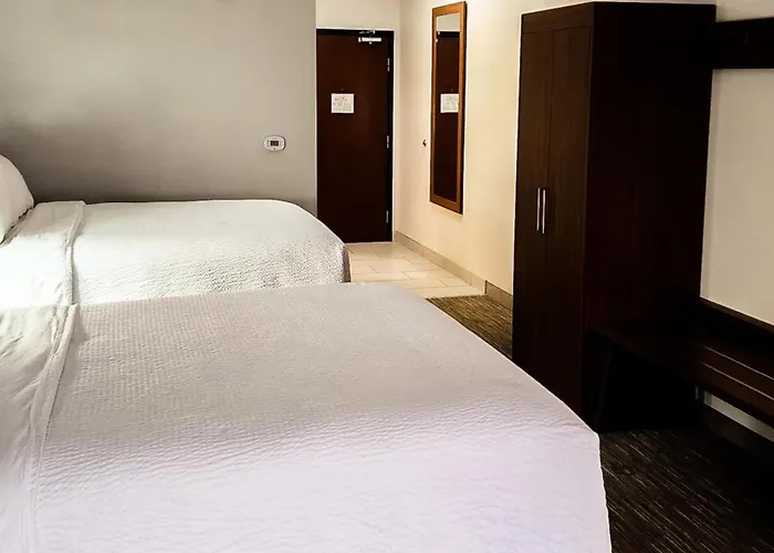 Express & Chicago South By Ihg 2*