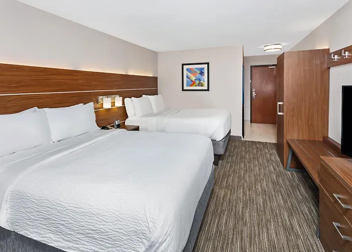 Express & Chicago South By Ihg Hotel Lansing