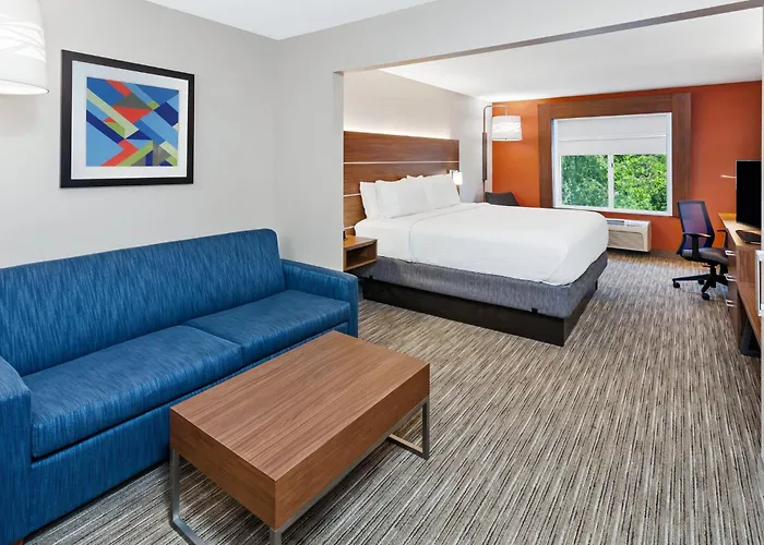 Express & Chicago South By Ihg 2* Lansing