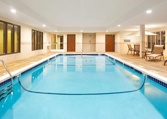 Express & Chicago South By Ihg Hotel