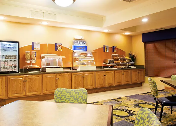 Express & Chicago South By Ihg Hotel