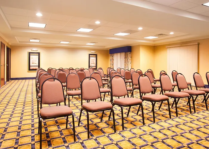 Express & Chicago South By Ihg Hotel 2*