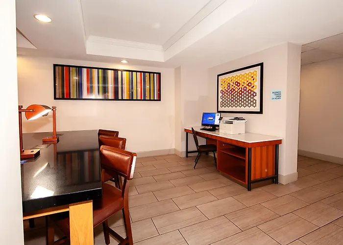 Express & Chicago South By Ihg Hotel 2*