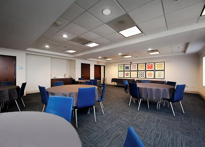 Express & Chicago South By Ihg 2*