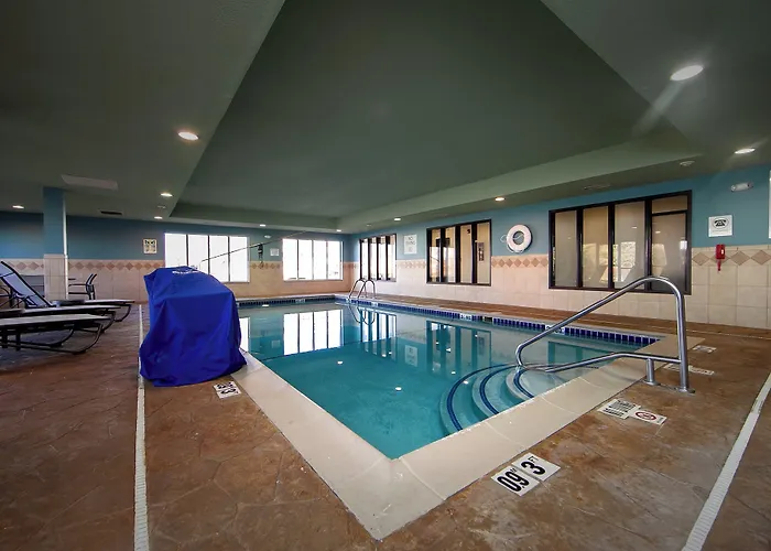 Express & Chicago South By Ihg 2* Lansing