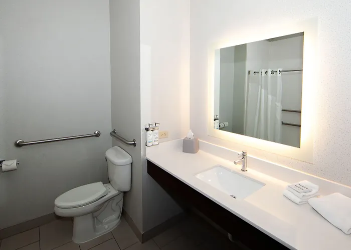 Express & Chicago South By Ihg 2*