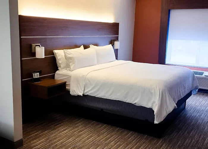 Express & Chicago South By Ihg