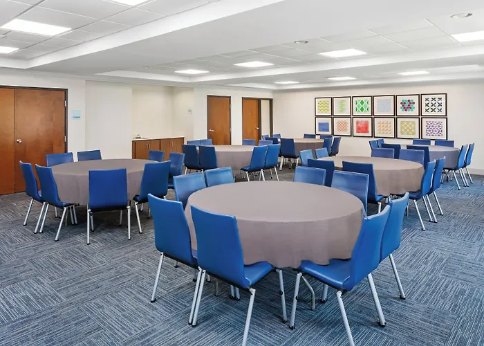Express & Chicago South By Ihg Hotel 2*