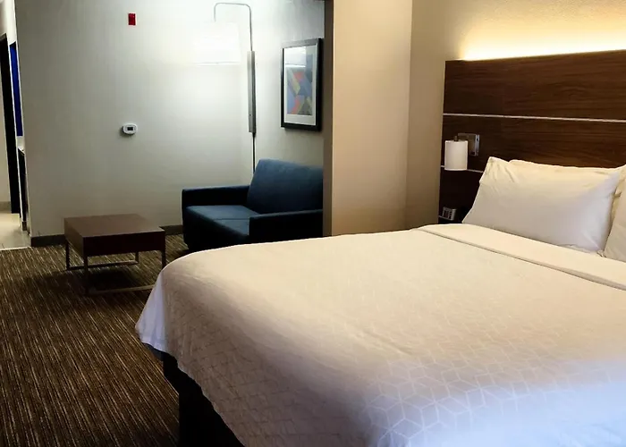 Express & Chicago South By Ihg 2*